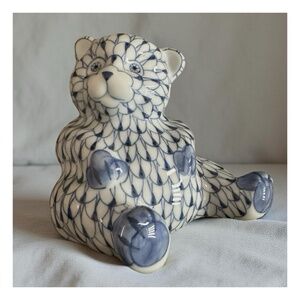 ANDREA by SADEK Blue White Herend Style Bear Figurine Fishnet Hand Painted 4.5”
